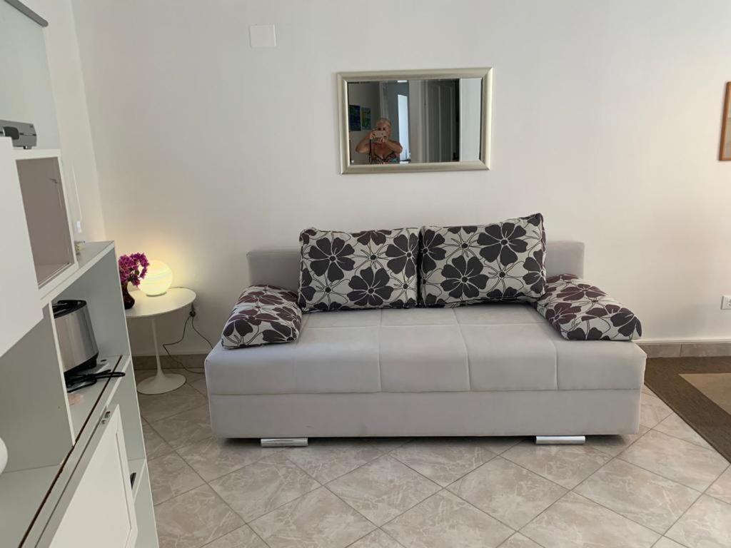 Mediterranes Ferienhaus M. Terrasse Veli Lošinj Habitación foto