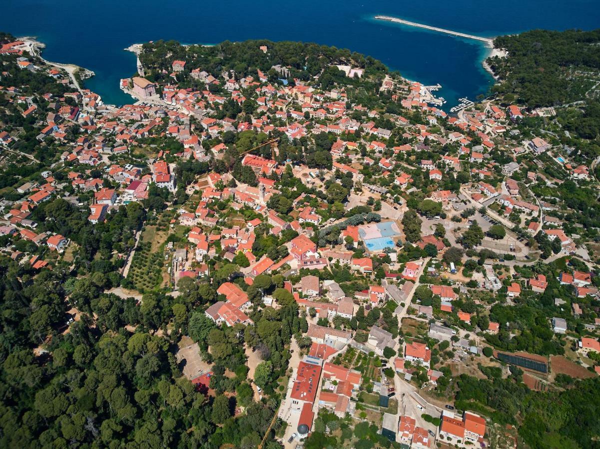 Mediterranes Ferienhaus M. Terrasse Veli Lošinj Exterior foto