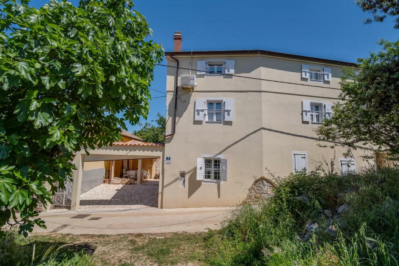 Mediterranes Ferienhaus M. Terrasse Veli Lošinj Exterior foto